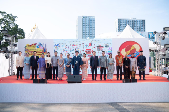 ASEAN-Japan Festival in Laos Celebrates 50th Year of Relations