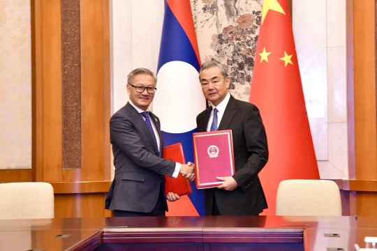 Lao and Chinese Foreign Ministers Pledge to Deepen Strategic Partnership