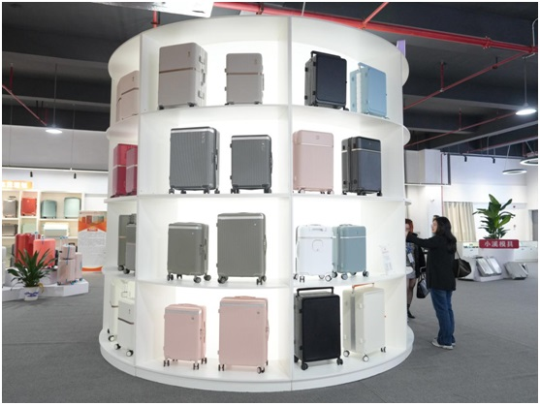 Huaihua Emerges as a Global Luggage Hub, Driving Trade and Innovation
