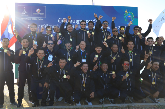 Vientiane Wins Two Medals in National Boat Racing
