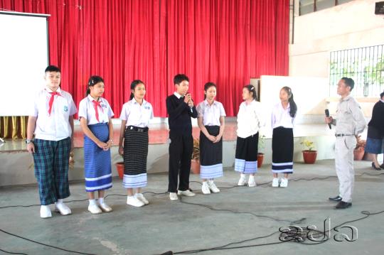 ຄຳມ່ວນ ຈັດກິດຈະກຳ ຖາມ-ຕອບ  ວິທະຍາສາດ ຂອງນັກຮຽນຊັ້ນມັດທະຍົມສຶກສາ