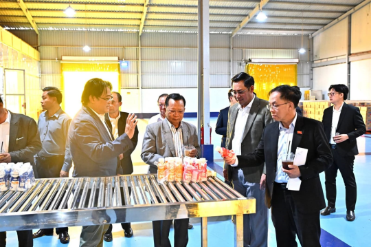 Deputy Prime Minister Inspects Production Bases in Champasak, Emphasizes Self-Reliant Economic Development