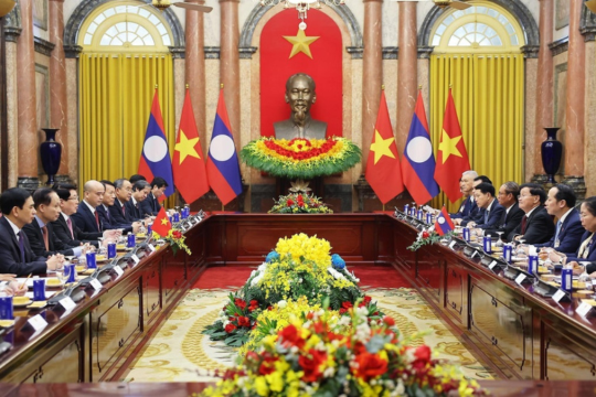 Lao and Vietnamese Presidents meet in Hanoi