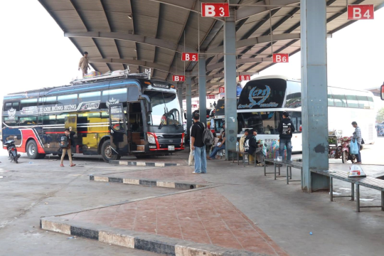 Southern Bus Station Prepares 70 Daily Trips for Lao New Year Travel Surge