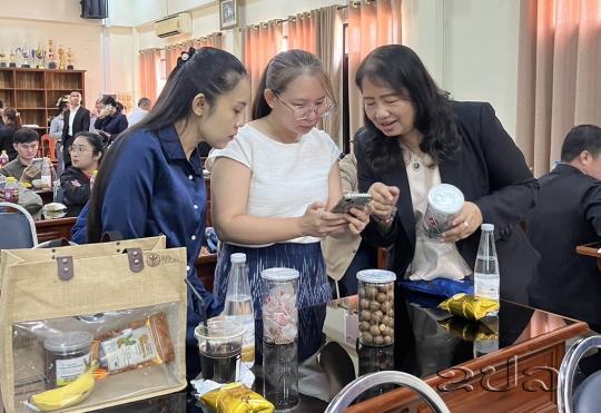 ກະຊວງອຸດສາຫະກໍາ ແລະ ການຄ້າ ຮ່ວມກັບຊີພີ ອໍລ ລາວ ຈັດກິດຈະກໍາຍົກລະດັບຄຸນນະພາບສິນຄ້າ ແລະ ພັດທະນາຜູ້ປະກອບການທ້ອງຖິ່ນ