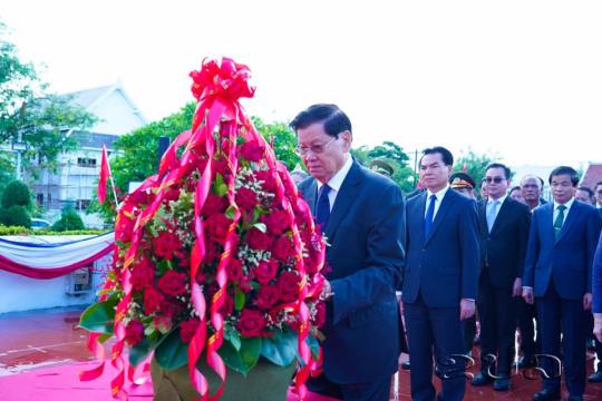 President Leads Tribute to Souphanouvong on 117th Birth Anniversary