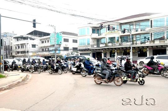 ຂັບຂີ່ໃຫ້ປອດໄພ ຕ້ອງປະຕິບັດແນວໃດ?