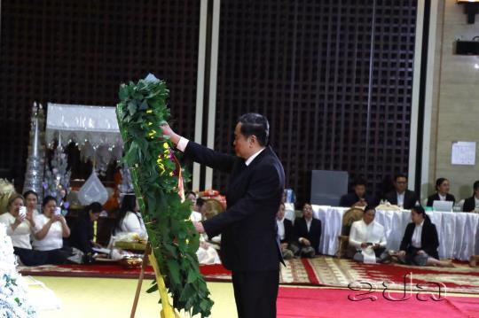 Vietnamese top legislator pays tribute to  NA President