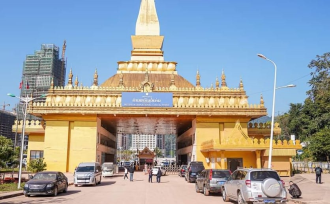 Over 1,200 people travelling through Laos-China Border Gate in Boten