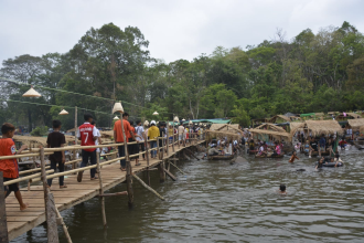 ປີນີ້ນັກທ່ອງທ່ຽວເຂົ້າມາທ່ຽວຕາດເລາະ-ຕາດຮັງ ໜາແໜ້ນ