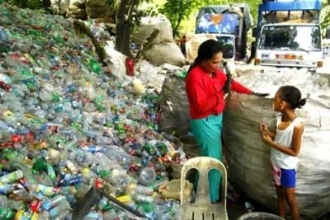 Philippines works to tackle plastic waste in rivers