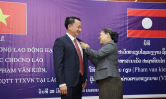 VNA representative to Laos awarded Third Class Labour Medal
