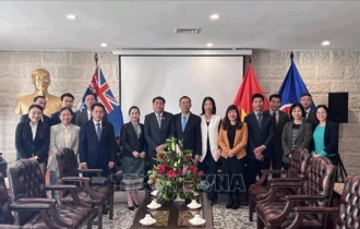 Laos, Vietnam uphold mutual support, solidarity