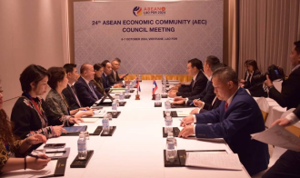 Laos and Thailand Discuss Strengthening Economic and Trade Ties