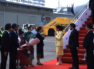 Thai Prime Minister Arrives in Vientiane