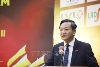 Vietnamese businesses honoured for contributions to Vietnam-Laos ties