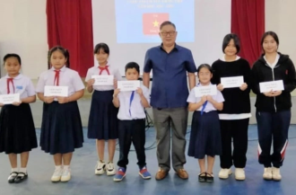 Students in Laos participate in "I love Vietnamese language" contest