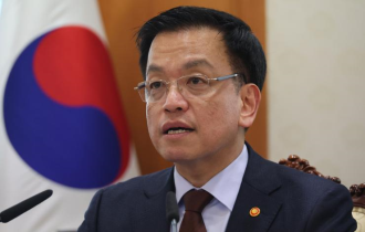 Republic of Korea to introduce ’top-tier visa’ to attract foreign talents in high-tech industries: acting president