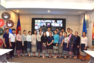 ພະນັກງານ-ລັດຖະກອນ ຮຽນຮູ້ການ ນຳໃຊ້ສື່ແບບໃໝ່ ເຂົ້າໃນການປະຕິບັດໜ້າທີ່