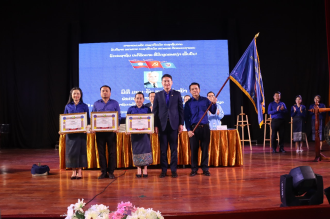 ຄະນະຊາວໜຸ່ມ ກະຊວງ ຖວທ ໄດ້ຮັບ ທຸງໄຊນຳໜ້າຂະບວນການແຂ່ງຂັນ 4 ບຸກ