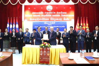 ມອບ-ຮັບໜ້າທີ່ ລັດຖະມົນຕີກະຊວງໂຍທາທິການ ແລະ ຂົນສົ່ງ 