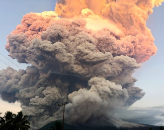 Indonesia volcano eupts again, spews 18 km ash tower