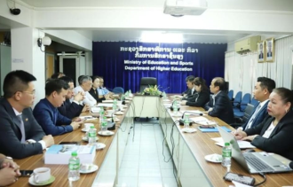 Vietnamese university eyes closer cooperation in higher education with Laos