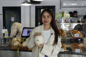 ຮ້ານ ເນກເກັດເອສເປຣສໂຊ ເຈພີ ເນັ້ນອາຫານເພື່ອສຸຂະພາບ ແລະ ຈຳໜ່າຍຜະລິດຕະພັນນົກກະຈອກເທບ