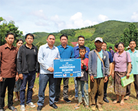 ປະຊາຊົນ ເຂດບ້ານຈັດສັນເມືອງນາແລ ໄດ້ຮັບແນວພັນງົວ
