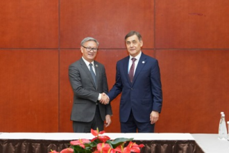 Foreign Minister Holds Bilateral Meeting with SCO Secretary-General