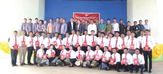 ພະນັກງານຫລັກແຫລ່ງ ເມືອງວຽງພູຄາ ສຳເລັດຍົກລະດັບທິດສະດີການເມືອງ-ການປົກຄອງຂັ້ນຕົ້ນ