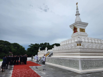 Vientiane Leaders Honor Revolutionary Heroes Ahead of 8th Party Congress   
