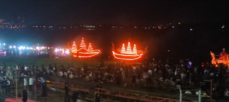    Vientiane Lights Up for the Fire Boat Festival, Celebrating the End of Buddhist Lent
