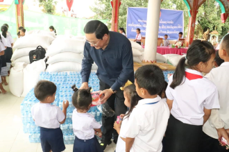 Prime Minister Delivers Aid and Reassurance to Flood-Affected Communities in Champasak