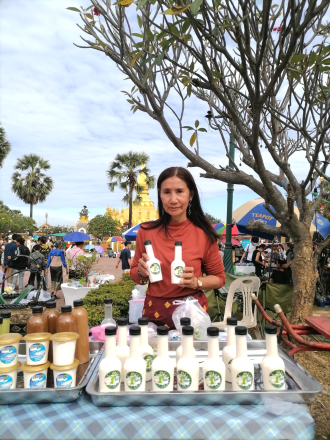 ລາວເຮັດ ລາວໃຊ້ 