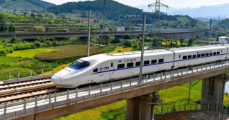 ສປຈີນ ລົງທຶນສ້າງທາງລົດໄຟ ເຕີບໂຕ 5,7% ໃນໄລຍະ 10 ເດືອຍຕົ້ນປີ