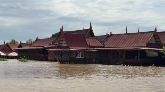 ໄພນໍ້າຖ້ວມຢູ່ໄທ ມີຜູ້ເສຍຊີວິດເຖິງ 25 ຄົນ