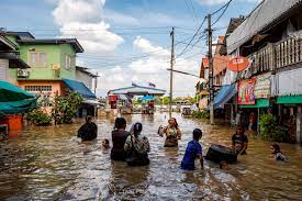 ໄພນ້ຳຖ້ວມຢູ່ໄທ ເຮັດໃຫ້ມີຜູ້ເສຍຊີວິດ ເພີ່ມຂຶ້ນ ຫລາຍກວ່າ 40 ຄົນ