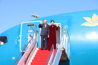 Vietnam’s Party Chief To Lam Arrives in Vientiane for Official Visit
