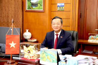 ວັນສະຖາປານາ ສປປ ລາວ ຄົບຮອບ 50 ປີ ສາຍໃຈຫວຽດນາມ - ລາວ ອັນແໜ້ນແຟ້ນ, ຮ່ວມກ້າວສູ່ຄວາມຈະເລີນຮຸ່ງເຮືອງໃນຍຸກສະໄໝໃໝ່