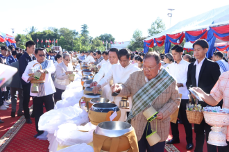 Savannakhet Honors President Kaysone Phomvihane with Alms-Giving Ceremony