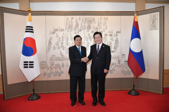 President makes official visit to the Republic of Korea