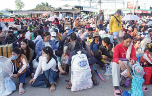 ຊາວກຳປູເຈຍ ເລີ່ມທະຍອຍກັບບ້ານຫລາຍກວ່າ 1,6ແສນຄົນ