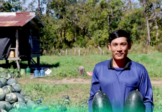 ຈາກຢາດເຫື່ອແຫ່ງຄວາມມານະ ອົດທົນ ໄດ້ປ່ຽນຊີວິດດີຂຶ້ນ