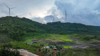 ລາວ-ຈີນ ຫັນເອົາເຂດລະເບີດຕົກຄ້າງໃນປາງສົງຄາມ ເປັນບ່ອນຜະລິດໄຟຟ້າສະອາດ