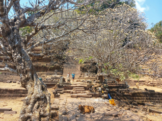 ຜາສາດຫີນວັດພູຈຳປາສັກ ໜຶ່ງໃນສະຖານທີ່ທ່ອງທ່ຽວທີ່ມີຊື່ສຽງຂອງແຂວງຈຳປາສັກ