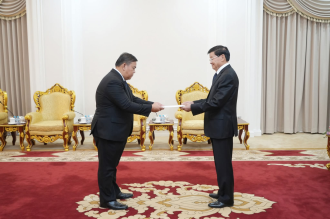 President Receives Credentials from Foreign Envoys, Appoints New Lao Ambassadors