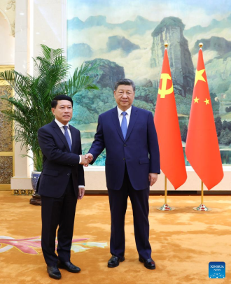 Chinese president Xi meets special envoy of Lao leader Thongloun