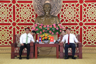 Vientiane and Nghe An Strengthen Cooperation, Exchange Local Governance Experience