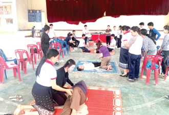 ຍົກລະດັບການຮຽນຮູ້ການປະຖົມພະຍາບານເບື້ອງຕົ້ນໃຫ້ຄູ-ອາຈານ ແລະ ນັກຮຽນ ມສ ພັນລາ